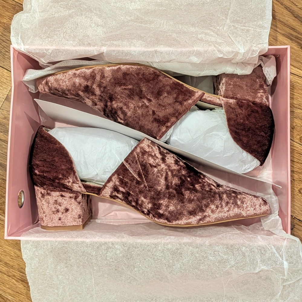 Intentionally Blank Perf Velvet Heels - Picture 6 of 10